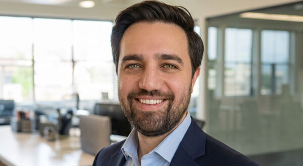 How to keep control when modern networks fail